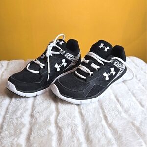 Under Armor  Black and White Micro G Velocity  RN Parker Shoes 2020 size 8.5